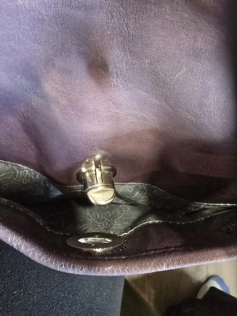 Franklin Covey Vintage Plum Full Grain Leather Shoulder Bag